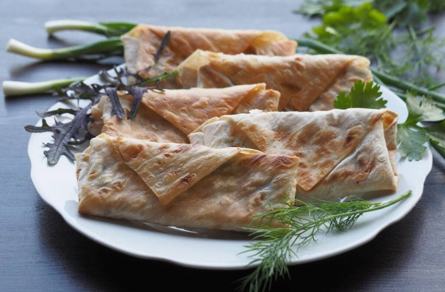 Tortilla Wraps Taschen mit herzhafter Füllung aus Gemüse und Eiern