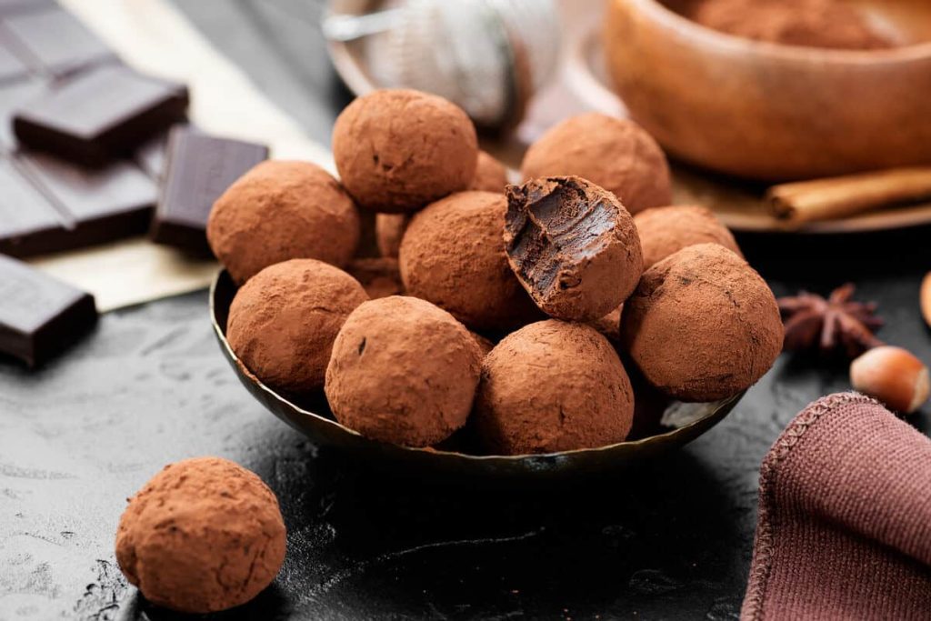 Trüffel Pralinen mit Zartbitterschokolade und Rotwein