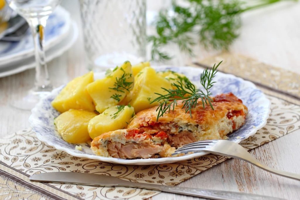 Überbackener Lachs mit Tomaten