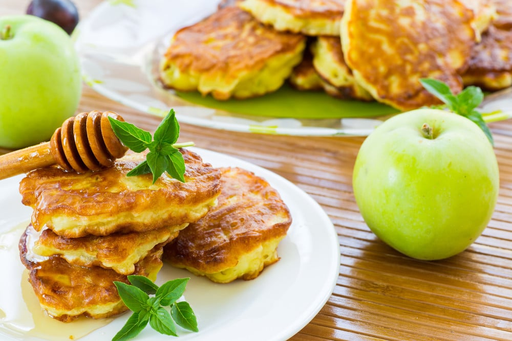 Ukrainische Pfannkuchen mit Äpfel