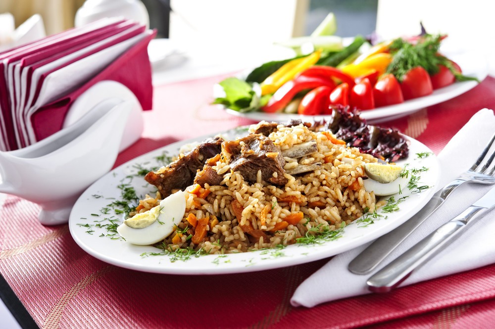 Usbekischer Plov mit Lammfleisch und Karotten