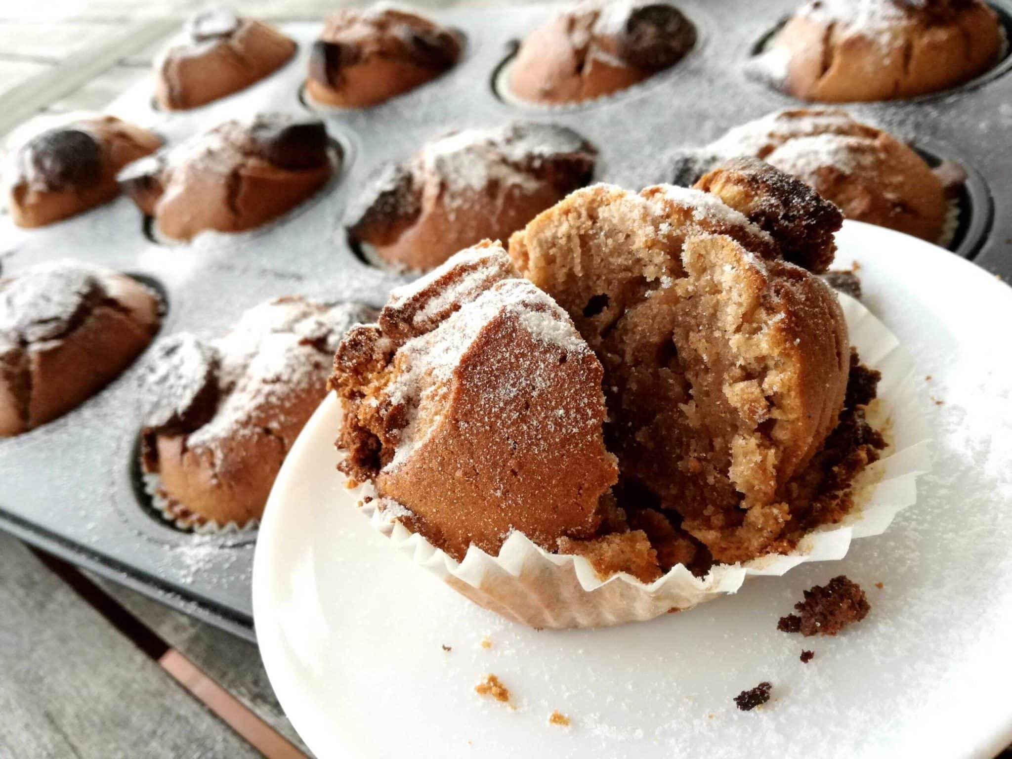 Vanillemuffins aus Dinkelmehl mit Schokolade