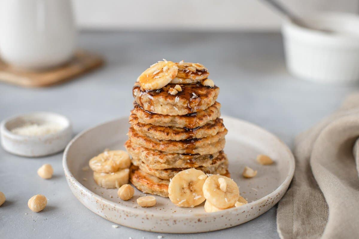 Vegane Bananen Pancakes mit Hafermehl und Kokosmilch