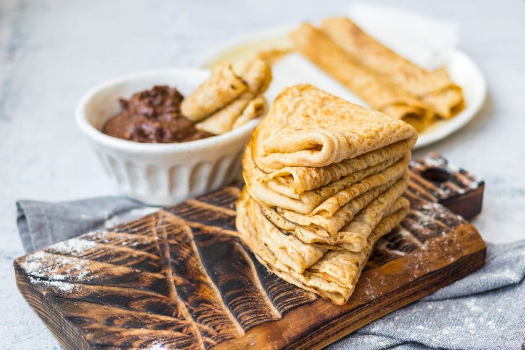 Vegane Pfannkuchen mit Hafermilch ohne Eier