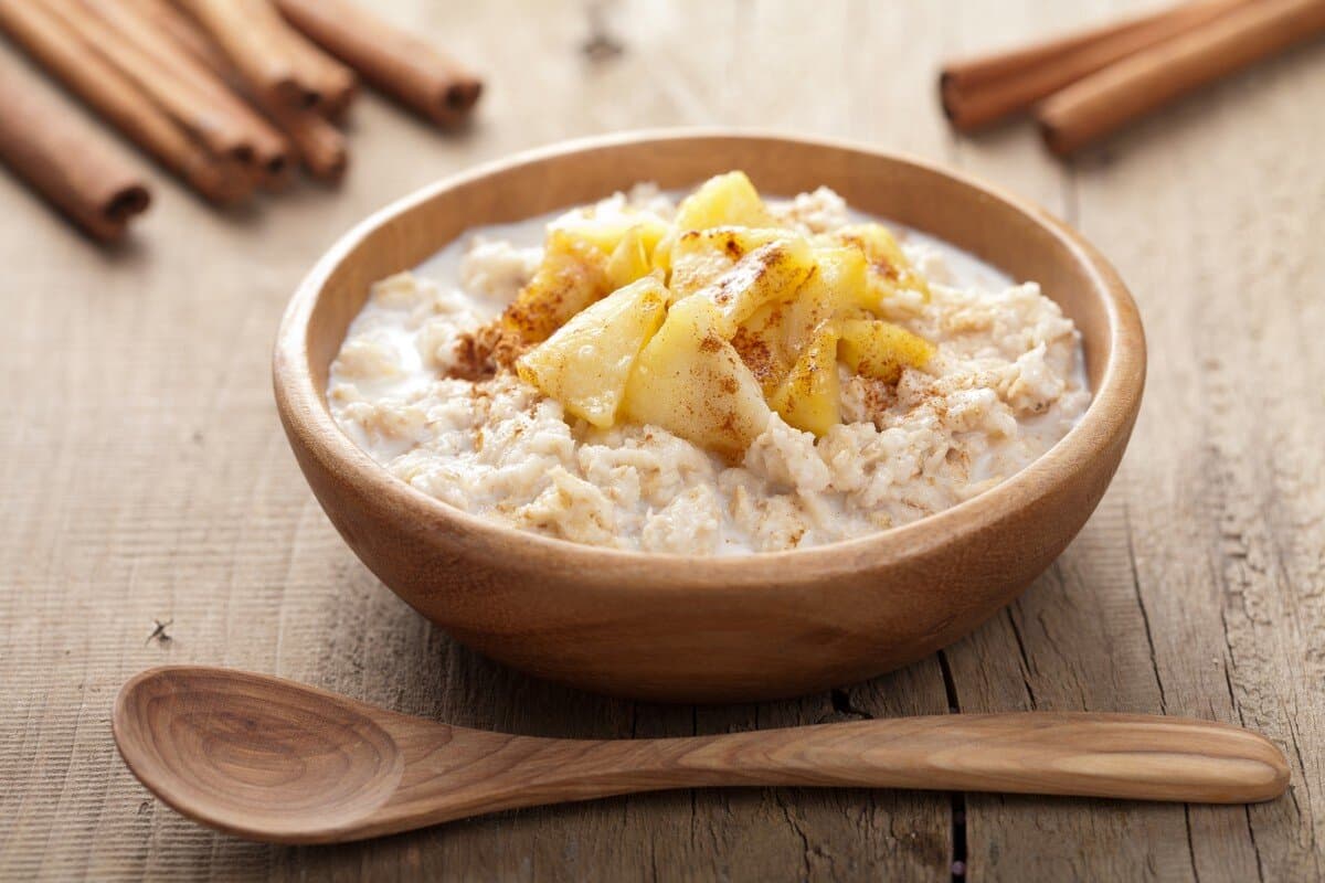 Veganer Haferflocken Porridge mit Kokosmilch und Vanille