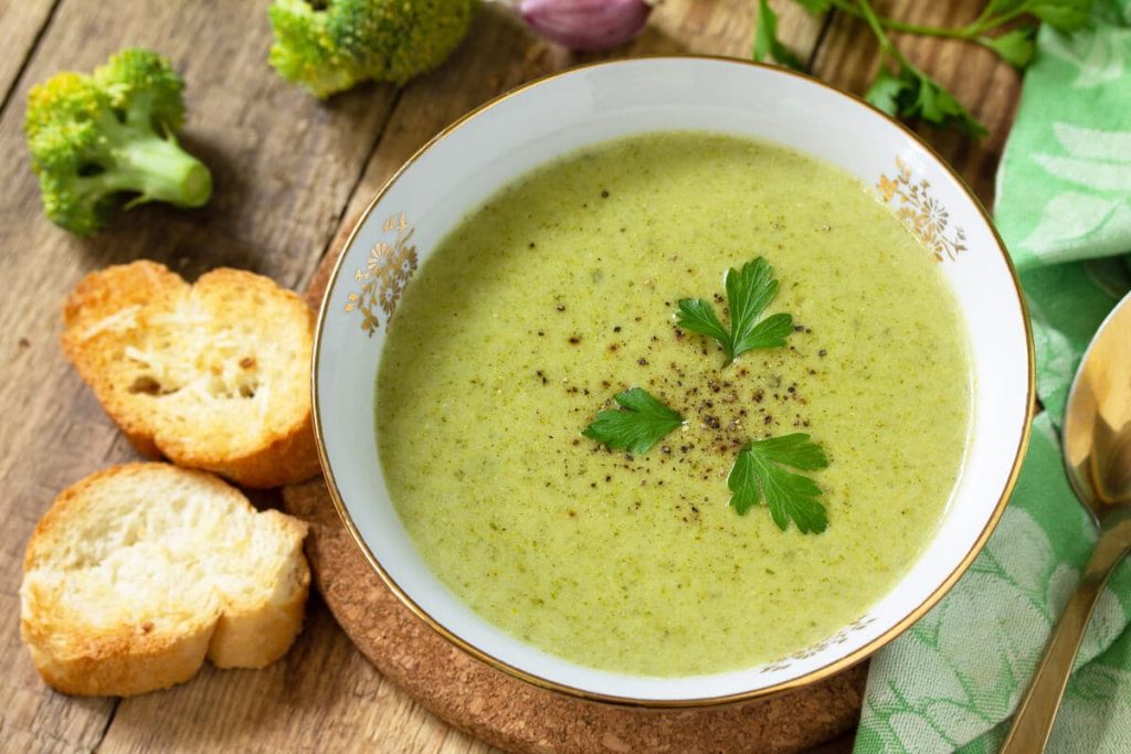 Vegetarische Gemüsesuppe mit Linsen