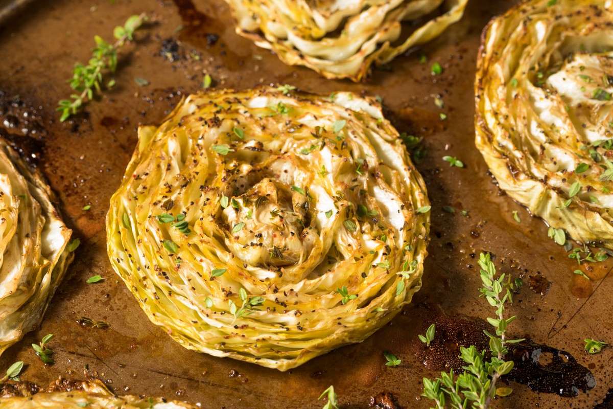 Vegetarische Steaks aus Weißkohl aus dem Backofen