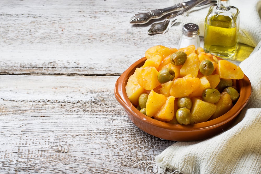 Vegetarischer Kartoffeleintopf mit Oliven und Zitronen