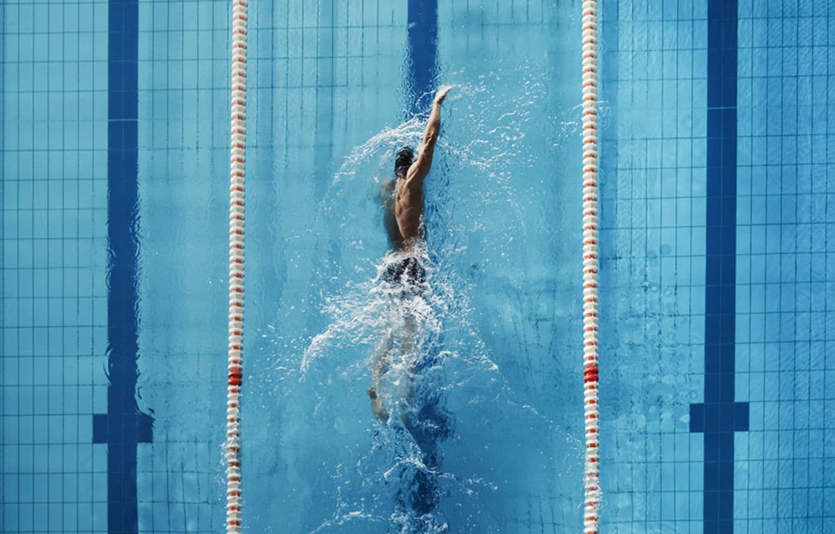 Warum ist Schwimmen eine der besten Methoden zum Abnehmen|5 Gründe ins Schwimmbad zu gehen