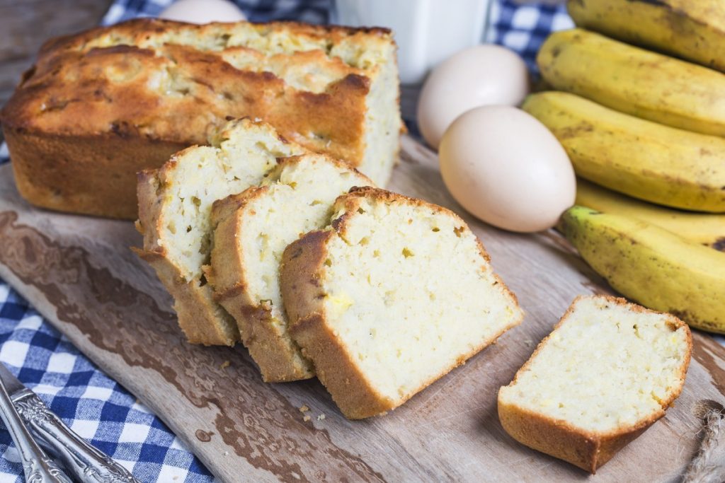 Weicher Bananenkuchen mit Kefir und Vanille