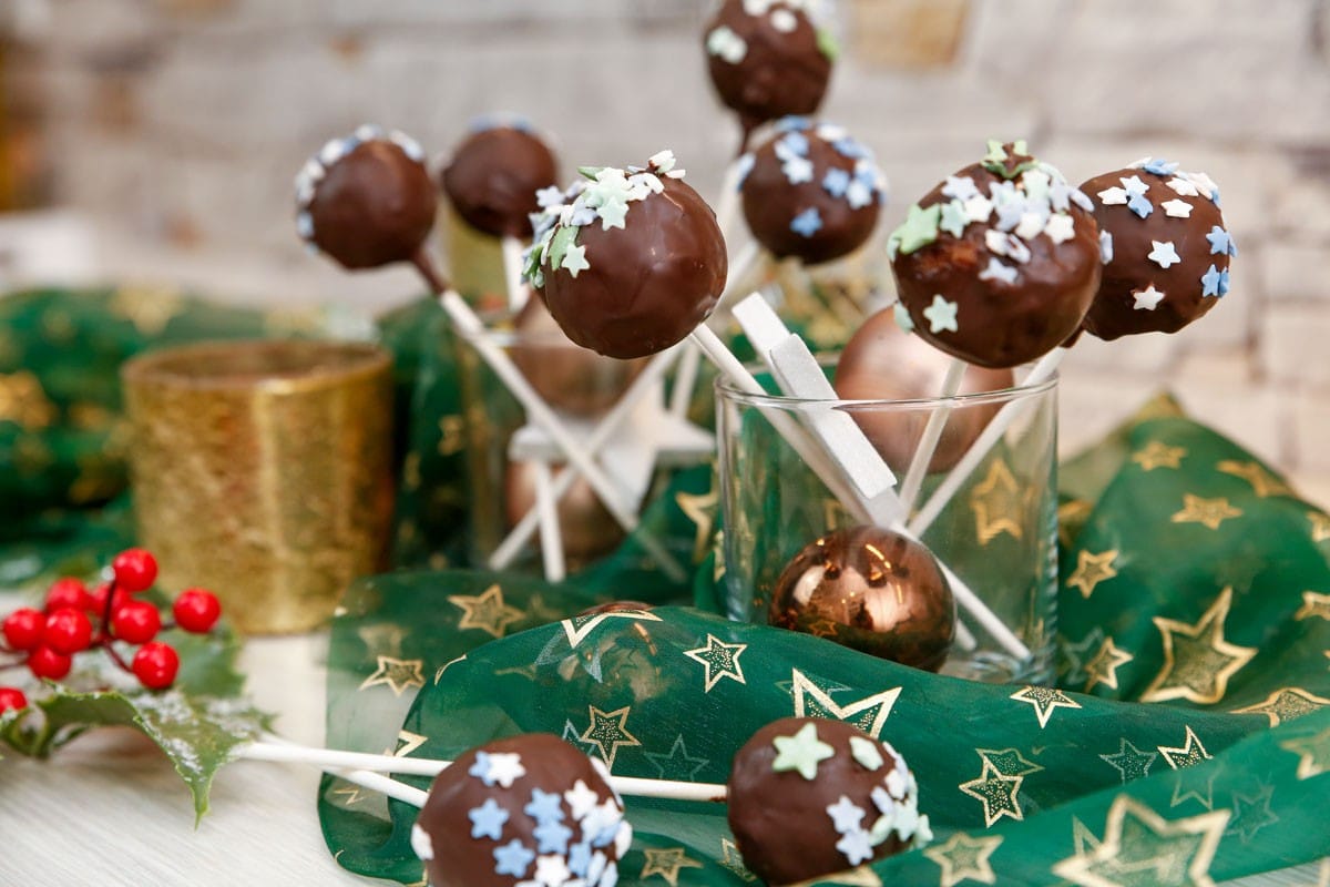 Weihnachtliche Cake Pops aus Spekulatius und Mascarpone