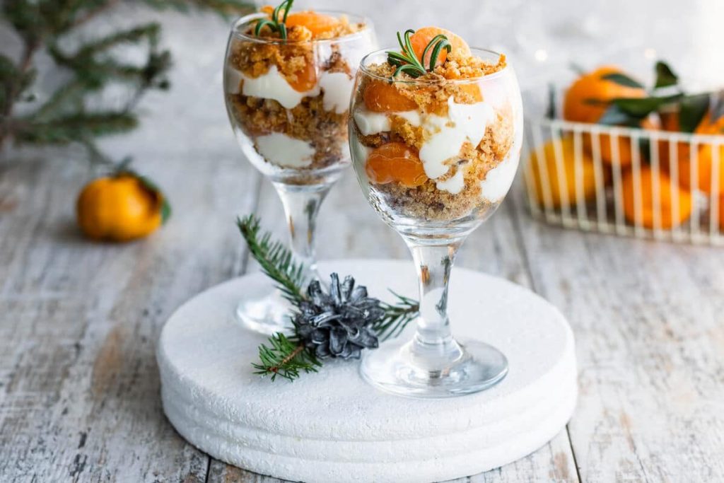 Weihnachtsdessert mit Mandarinen