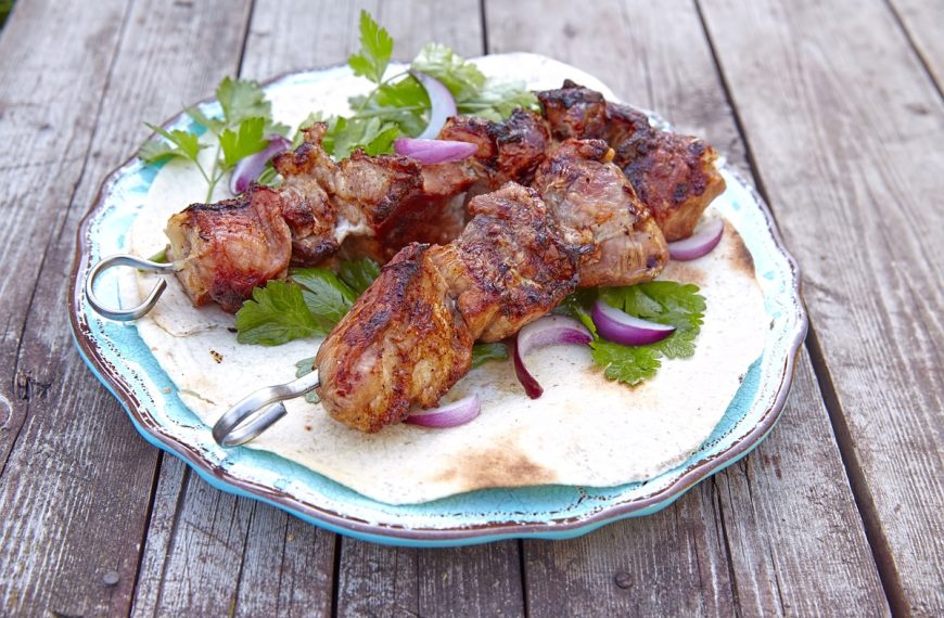 Weißwein Grillmarinade mit Zwiebel, Zitrone und Knoblauch