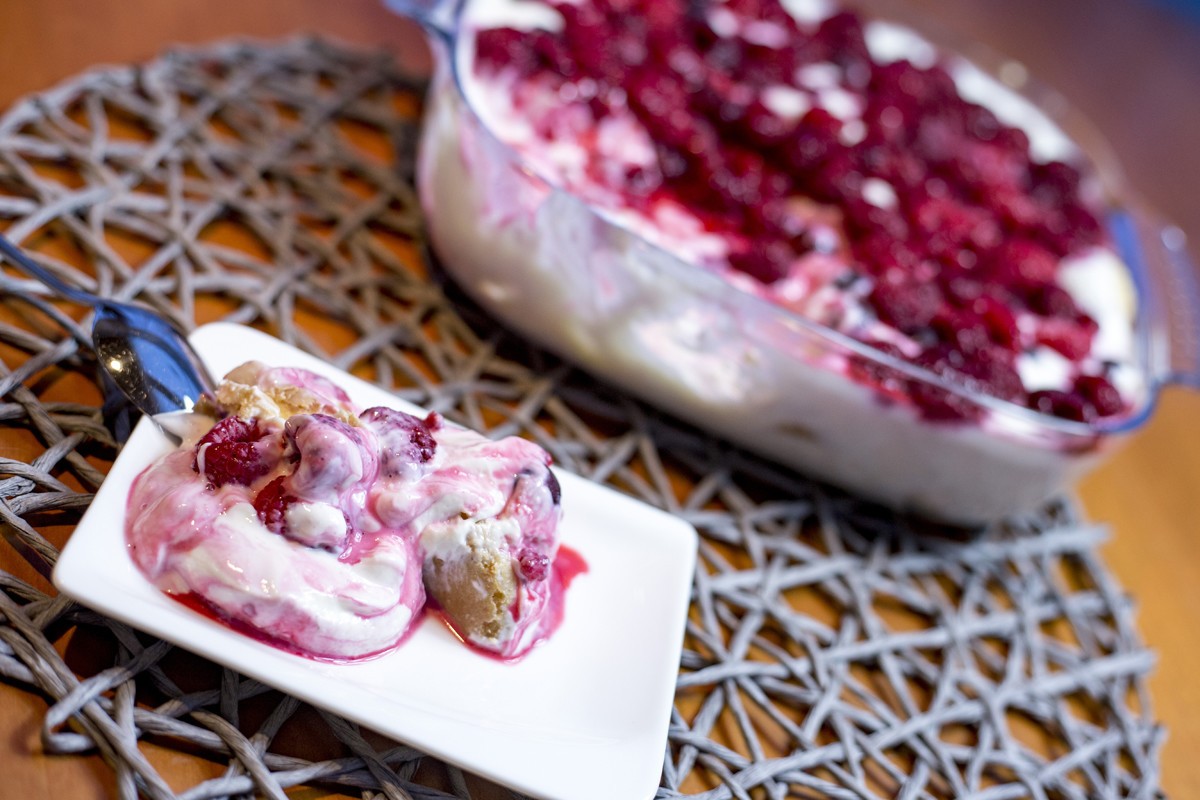 Windbeutel Dessert mit Himbeeren und Quarkcreme