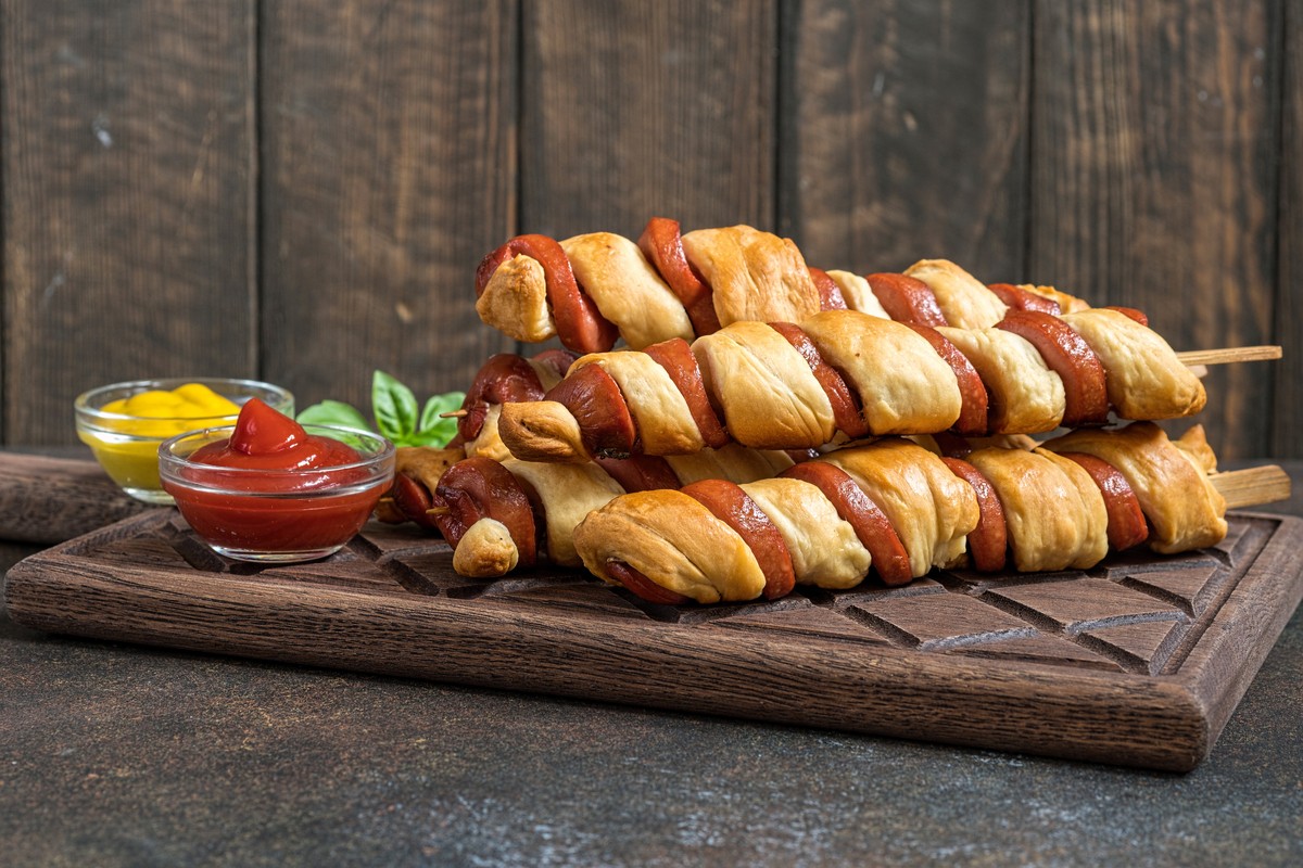 Würstchen im Schlafrock aus Blätterteig als Silvestersnack