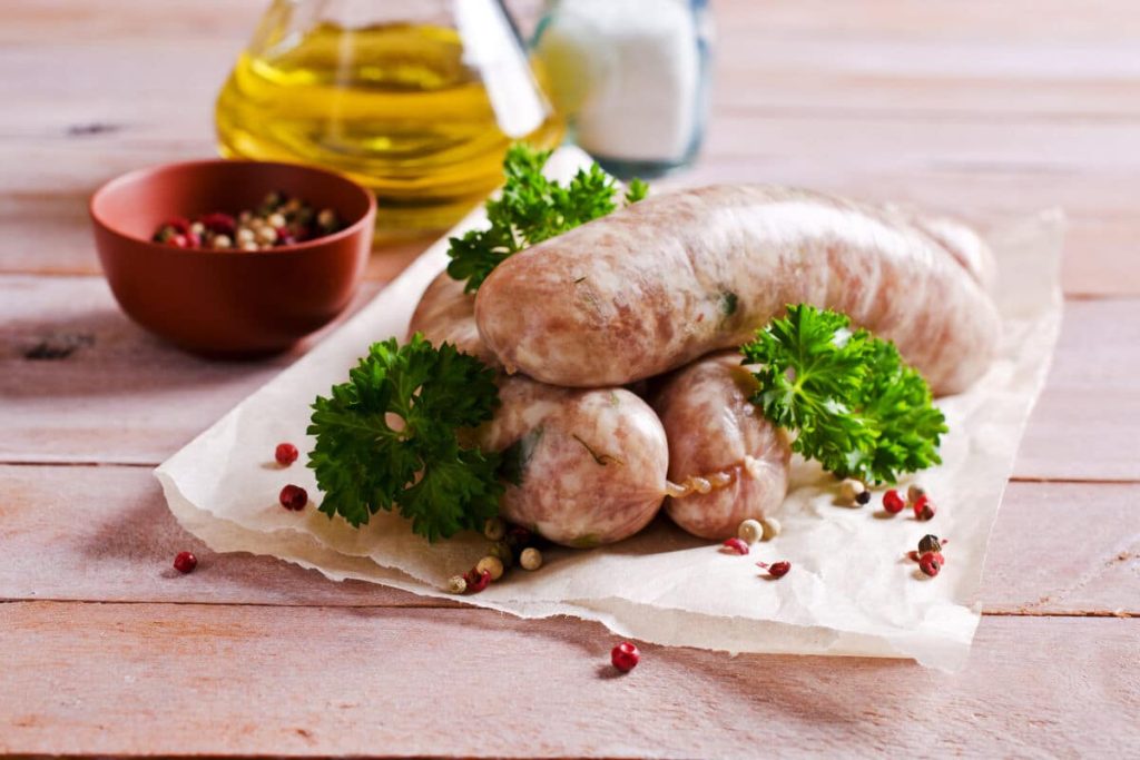 Würzige Schweinefleisch Würstchen mit Ingwer und Muskatnuss