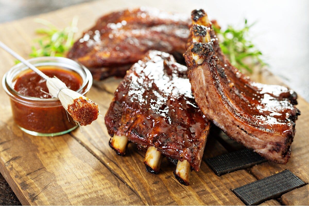 Würzige Spareribs Rinderrippchen im Ofen mit Barbecue Sauce