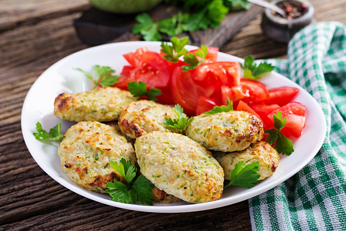 Zarte Frikadellen aus Pute mit Zucchini