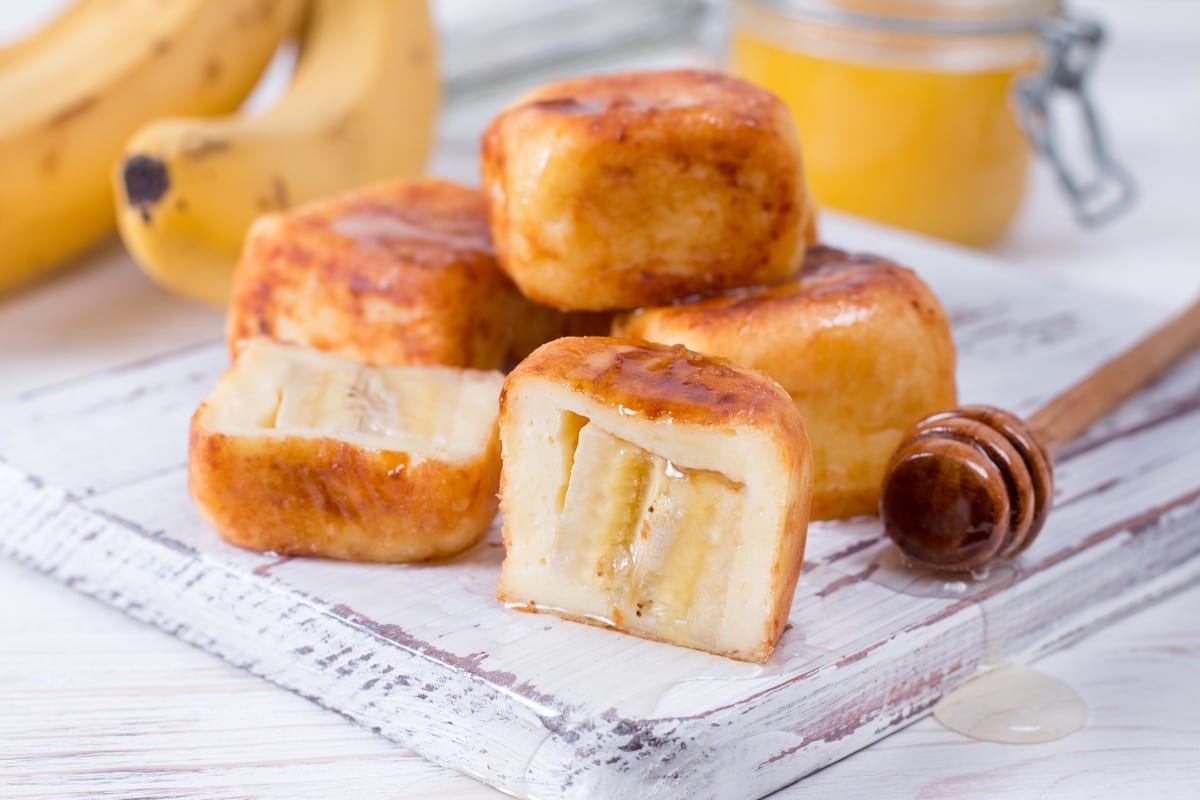 Zarte Käseküchlein mit Bananen aus der Pfanne