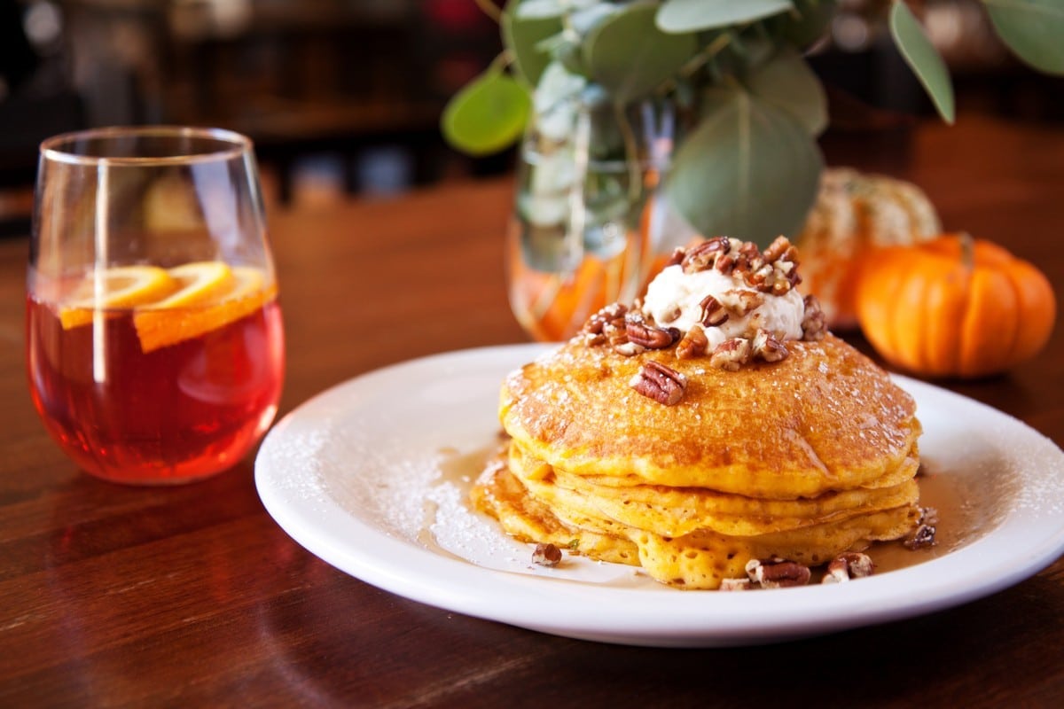 Zarte Pancakes mit Kürbis und Banane zum Nachtisch