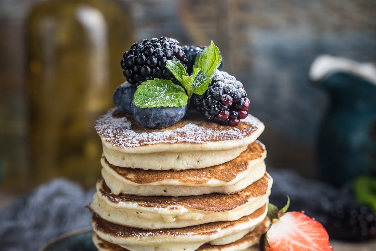 Zarte Quarkkeulchen mit Bananen zum Frühstück