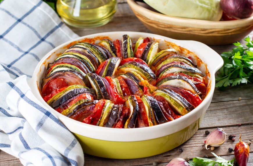 Zarte Ratatouille mit Zucchini, Tomaten und Auberginen