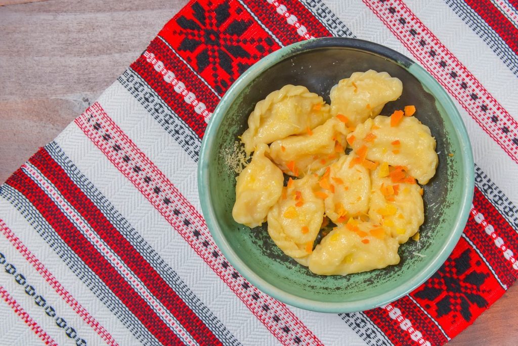 Zarte Teigtaschen mit cremiger Kürbisfüllung