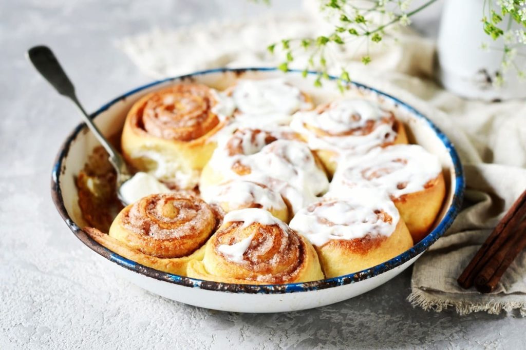 Zarte Zimtschnecken mit Frischkäsecreme und Vanille