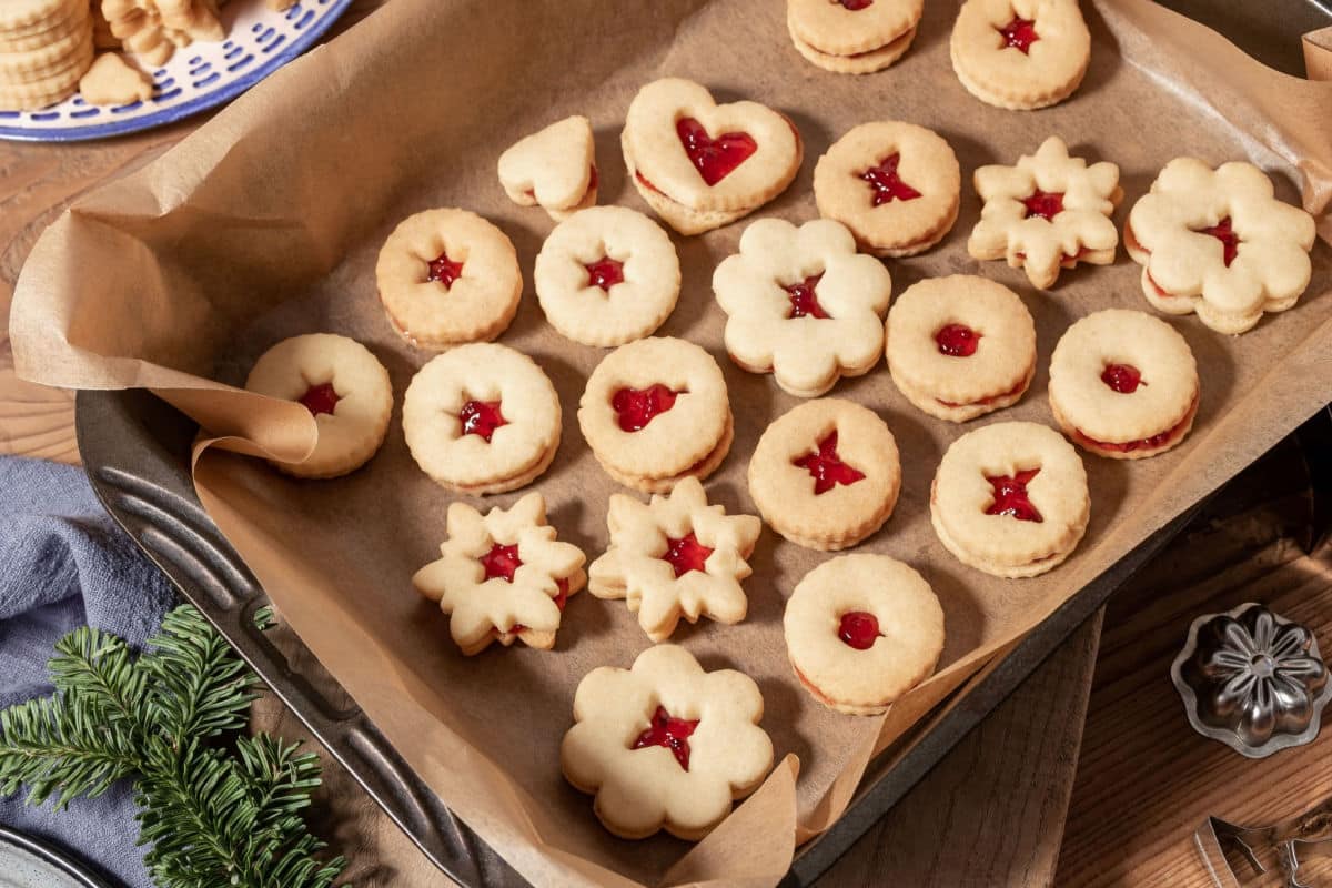 Zarte leckere Linzer Plätzchen mit Marmelade