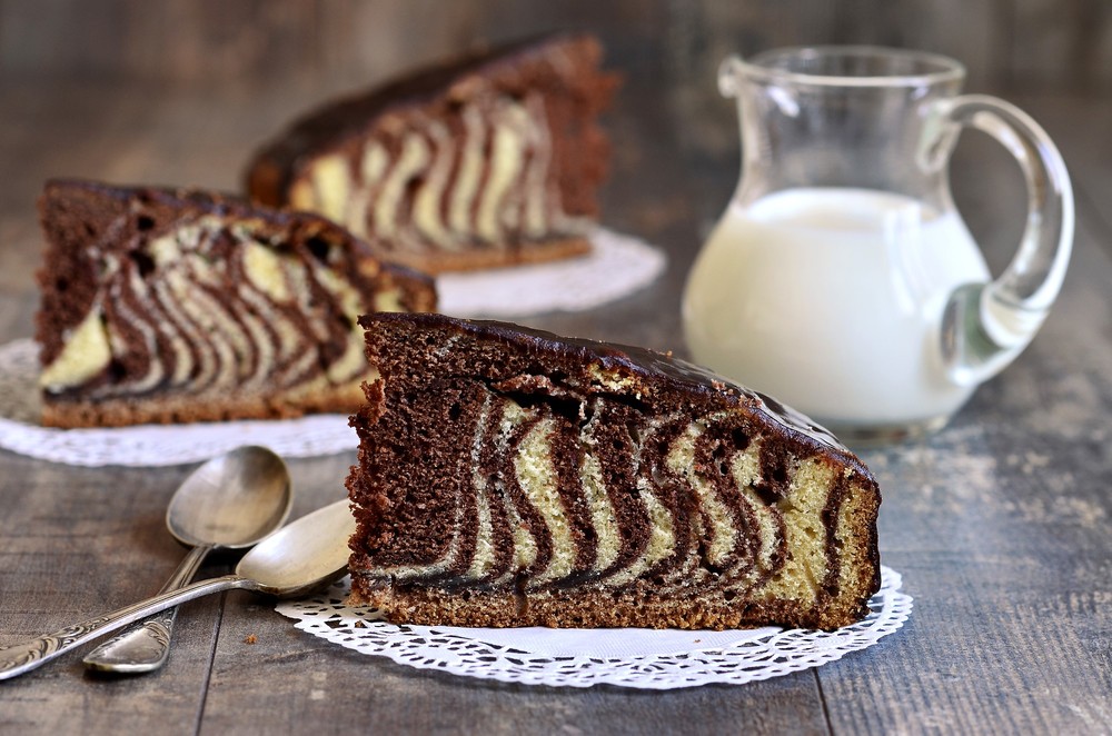 Zebrakuchen aus einfachem Rührteig mit Schokolade