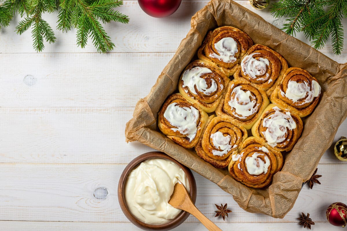 Zimtschnecken aus Hefeteig mit Frischkäsecreme