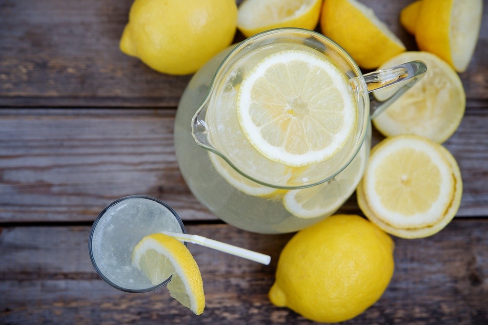 Zitronen Limonade für Sommer selber machen