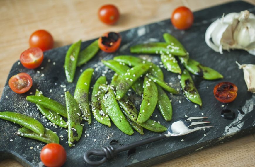 Zuckerschoten mit Sesam und Sojasauce