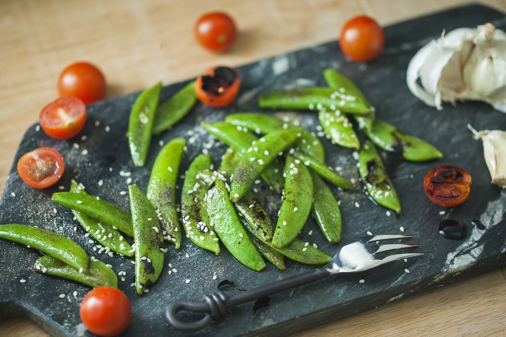 Zuckerschoten mit Sesam und Sojasauce