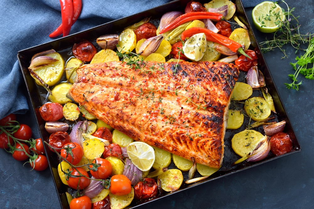 Lachsfilet mit Chilihonigmarinade und Ofengemüse