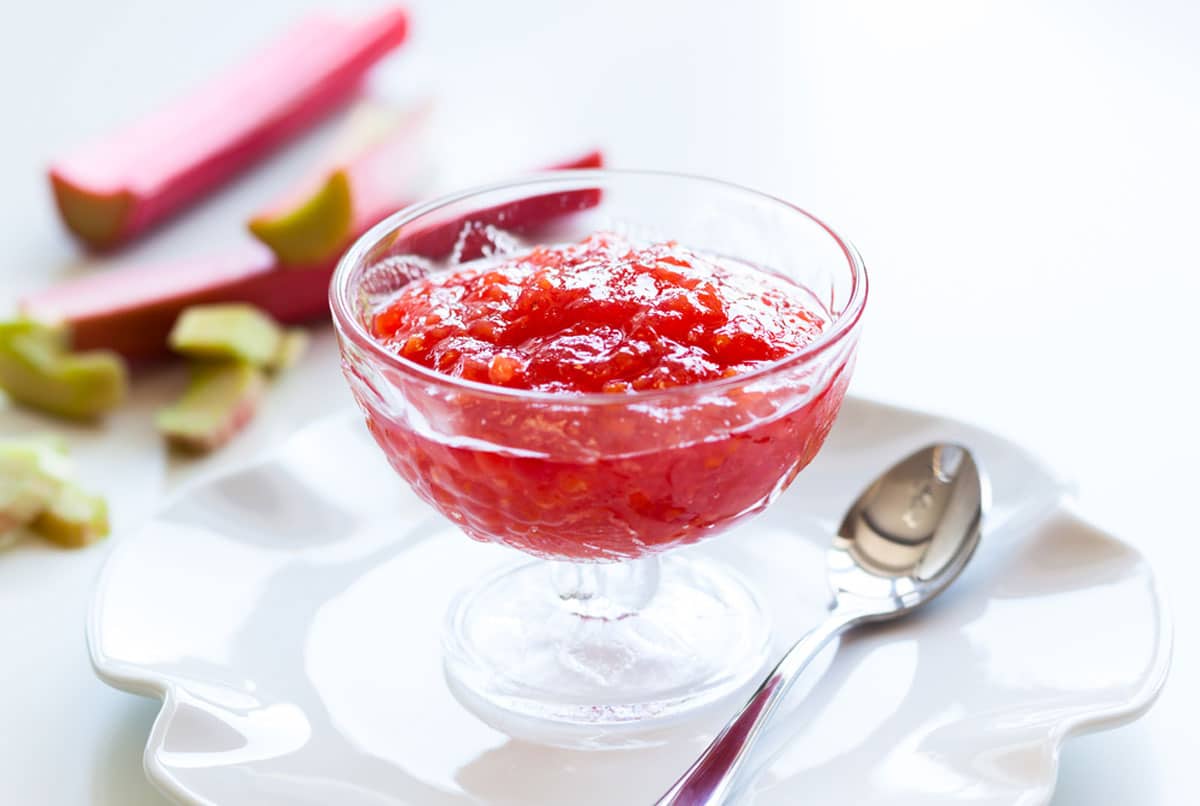 Aromatische Rhabarbermarmelade mit Ingwer und Zitrone: Erfrischend anders