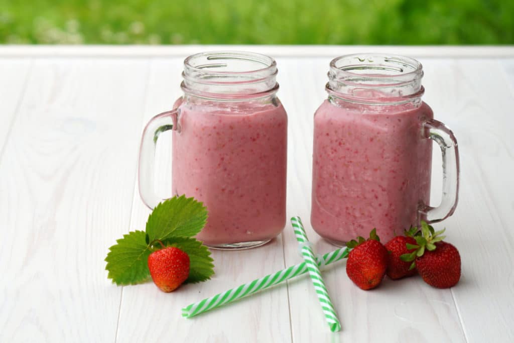 Erfrischender Erdbeersmoothie mit Banane