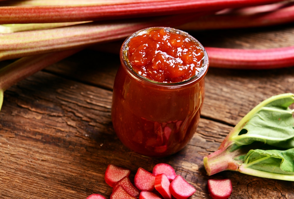 Fruchtig saure Rhabarbermarmelade mit Ingwer: Süß-sauer und erfrischend