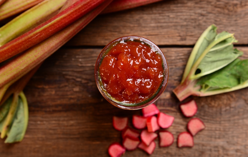 Rhabarbermarmelade mit Vanille und Orange: Ein sommerlicher Genuss