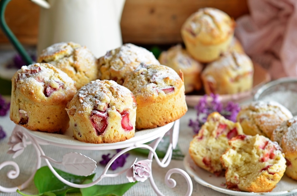 Saftige Rhabarbermuffins mit Vanille zum Tee