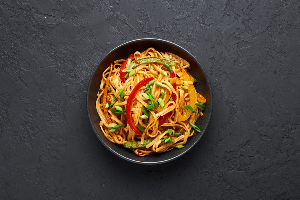 Schneller Spaghettisalat mit Paprika und Lauchzwiebeln