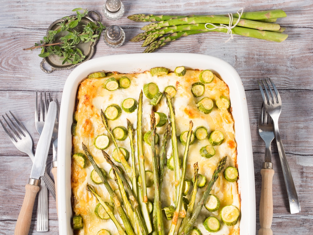 Spargelauflauf mit Zucchini, Ricotta, Mozzarella