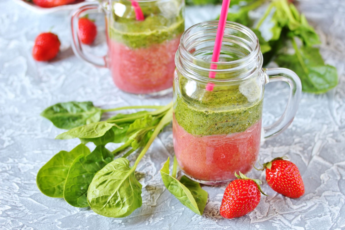 Smoothie mit Erdbeeren und Spinat: Frische Power im Glas