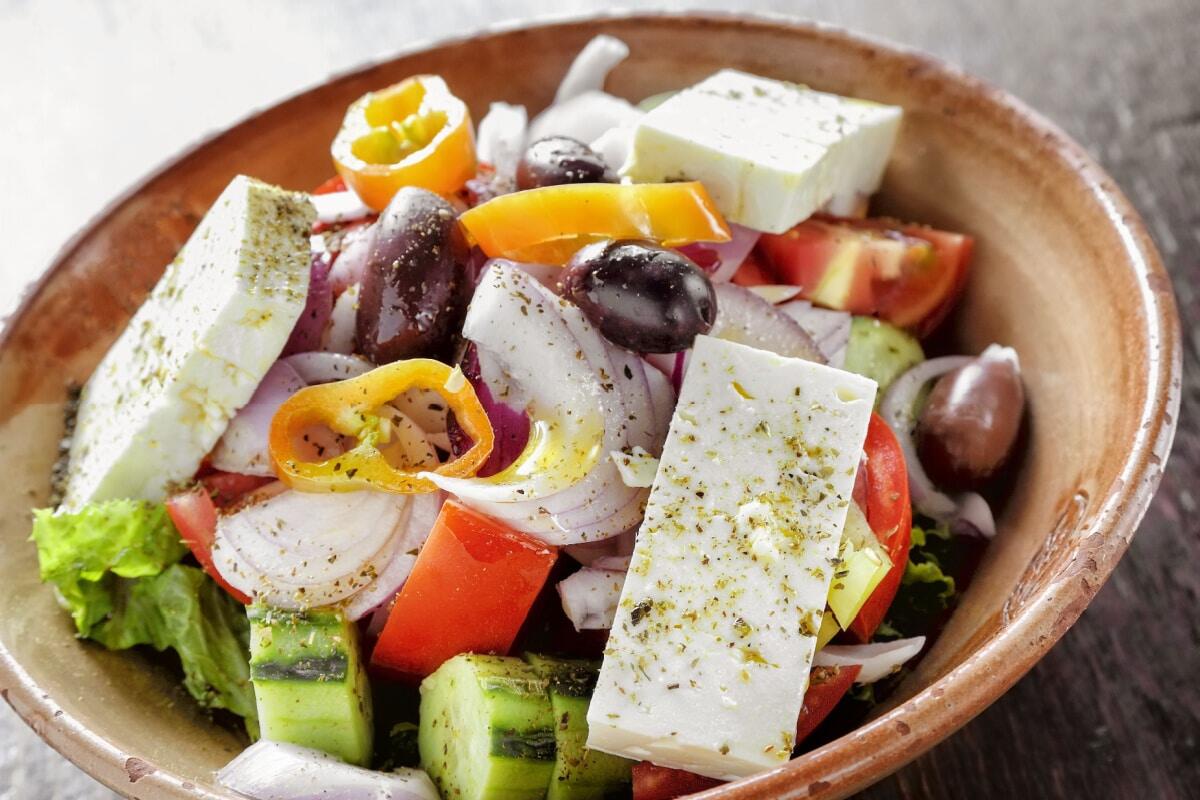 Griechischer Salat mit Feta Ein mediterraner Genuss