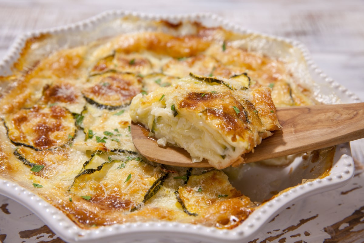 Schmackhafter Zucchiniauflauf mit Kartoffeln