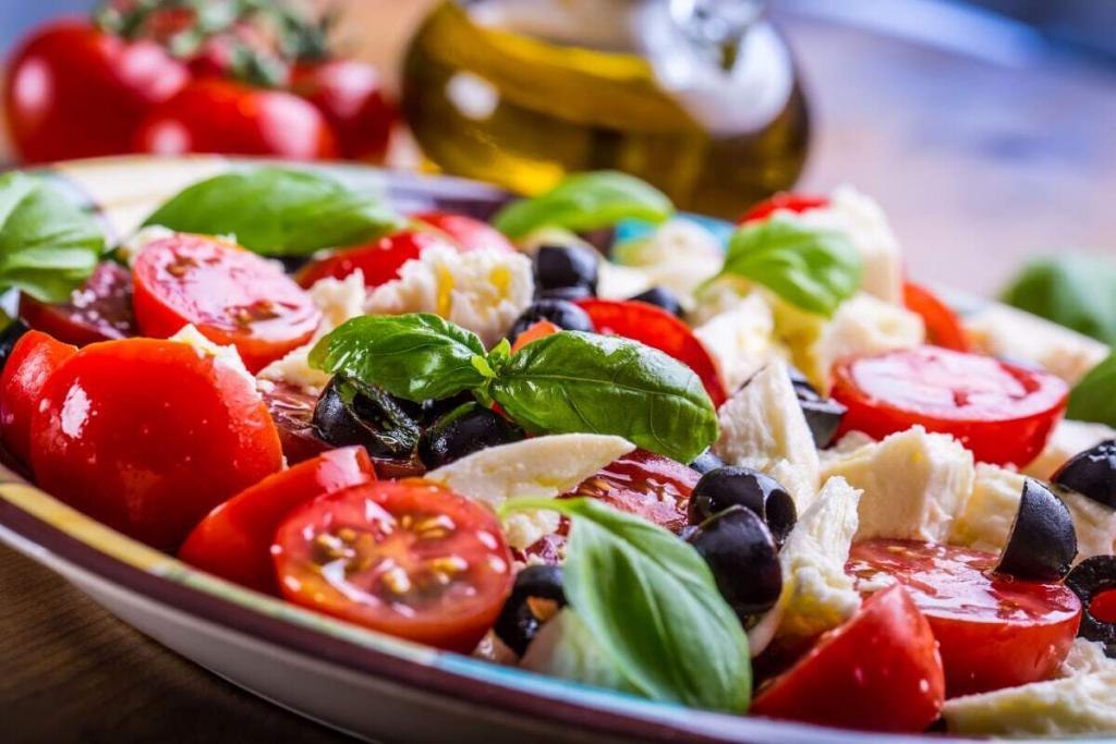 Sommerlicher Genuss Frischer Tomatensalat mit Mozzarella