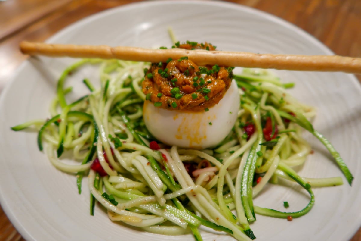 Zucchininudeln mit Rotem Pesto - Eine köstliche, gesunde Alternative