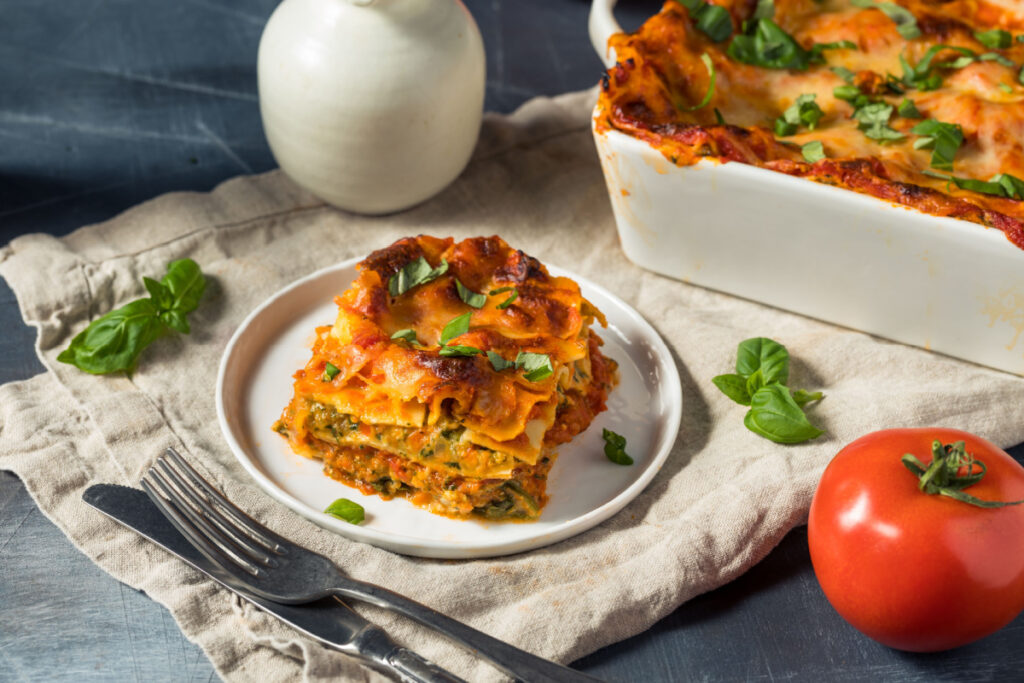 Herzhafte Lasagne mit Fleischsauce und Bechamelsauce