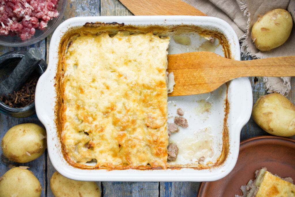 Kartoffelgratin mit Püree und Hackfleisch