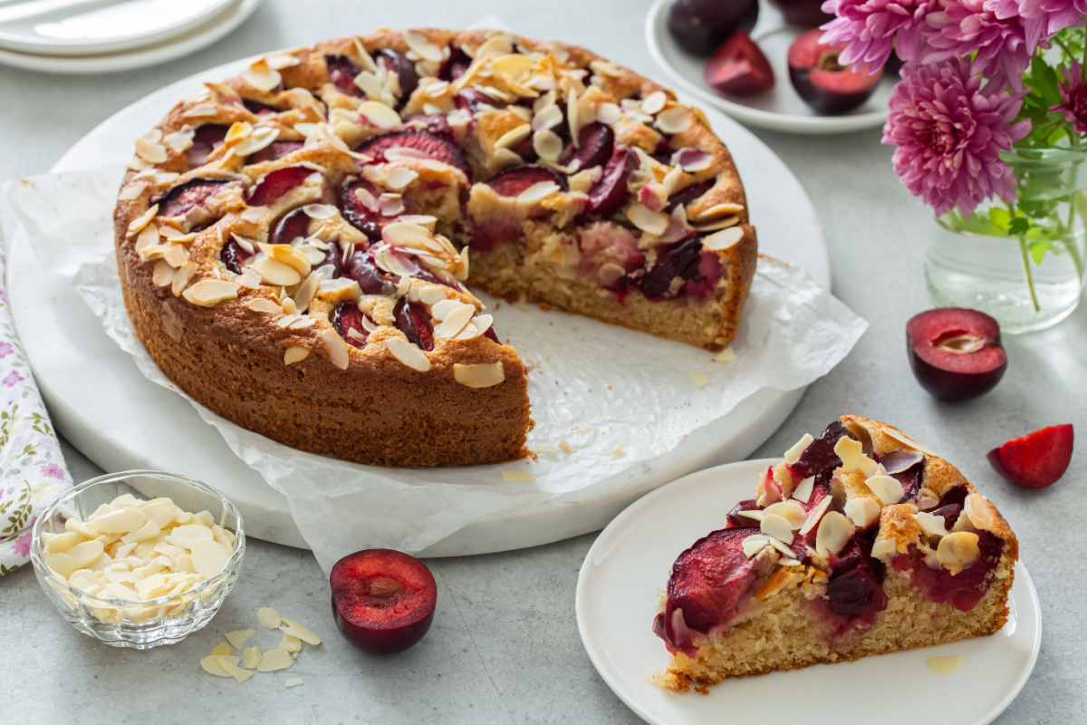 Mit Liebe gebacken Saftiger Pflaumenkuchen mit Mandeln